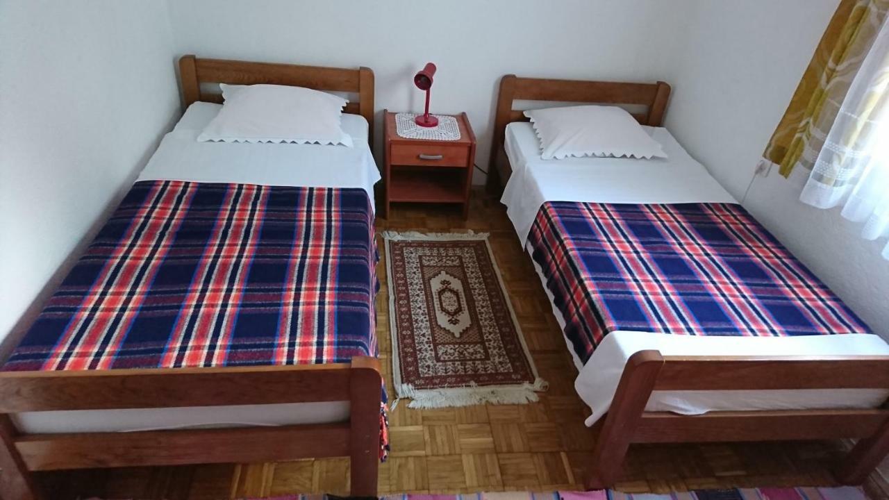 Apartmani Kocka Primosten Exterior photo