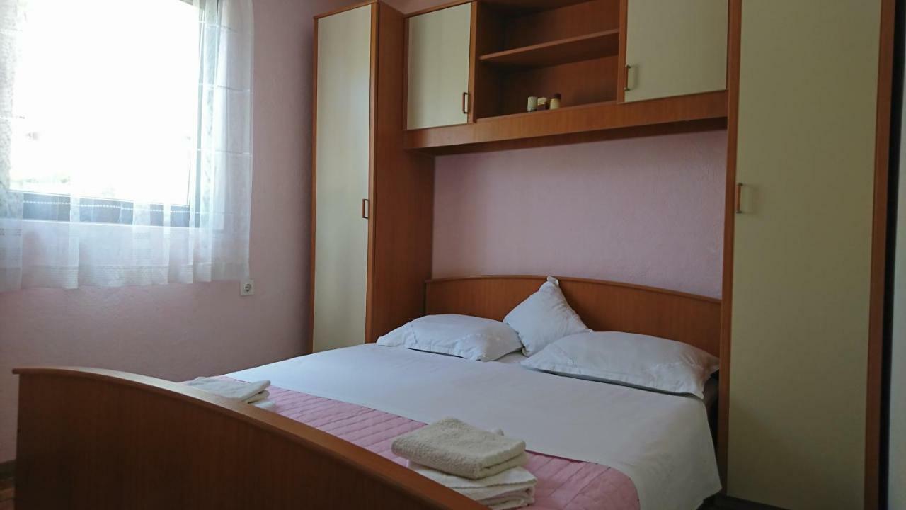 Apartmani Kocka Primosten Exterior photo